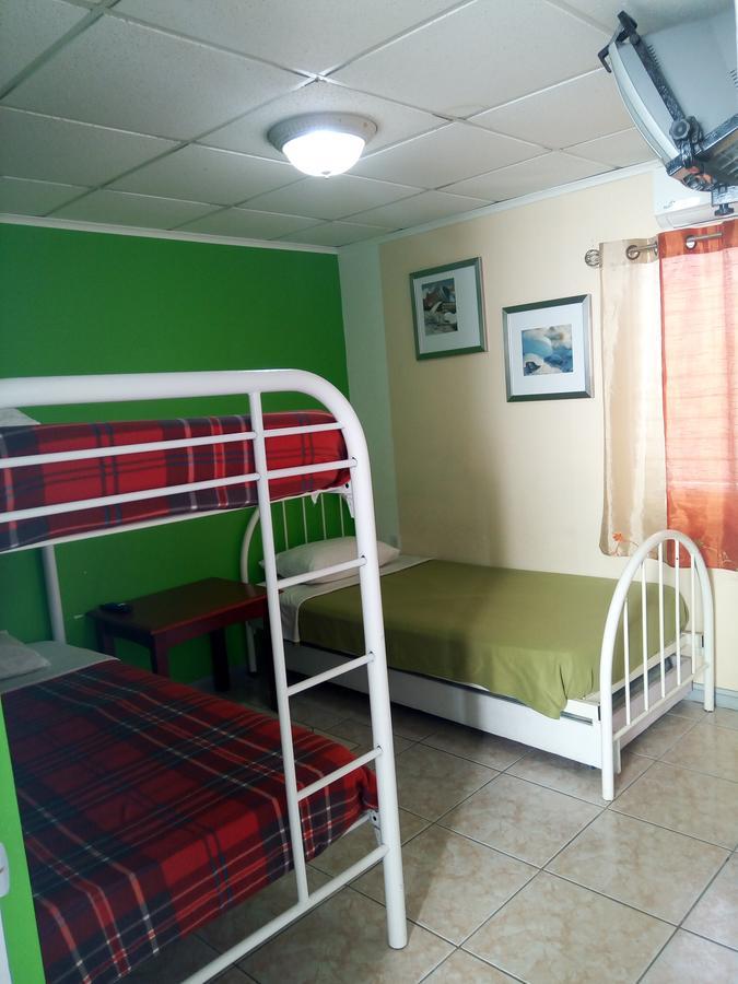 Hostel Room Aruba Ораньестад Экстерьер фото