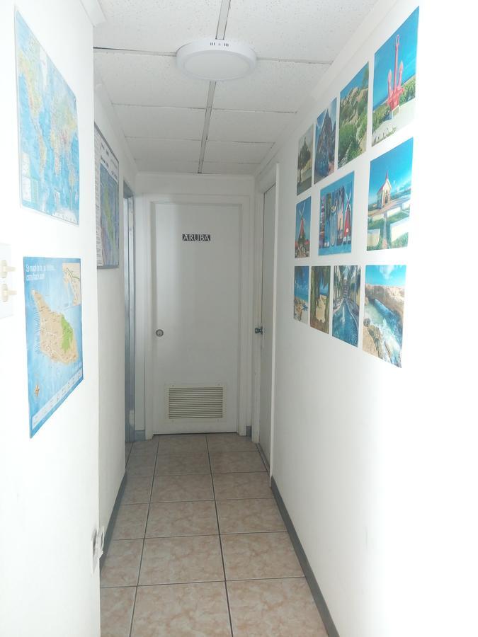 Hostel Room Aruba Ораньестад Экстерьер фото