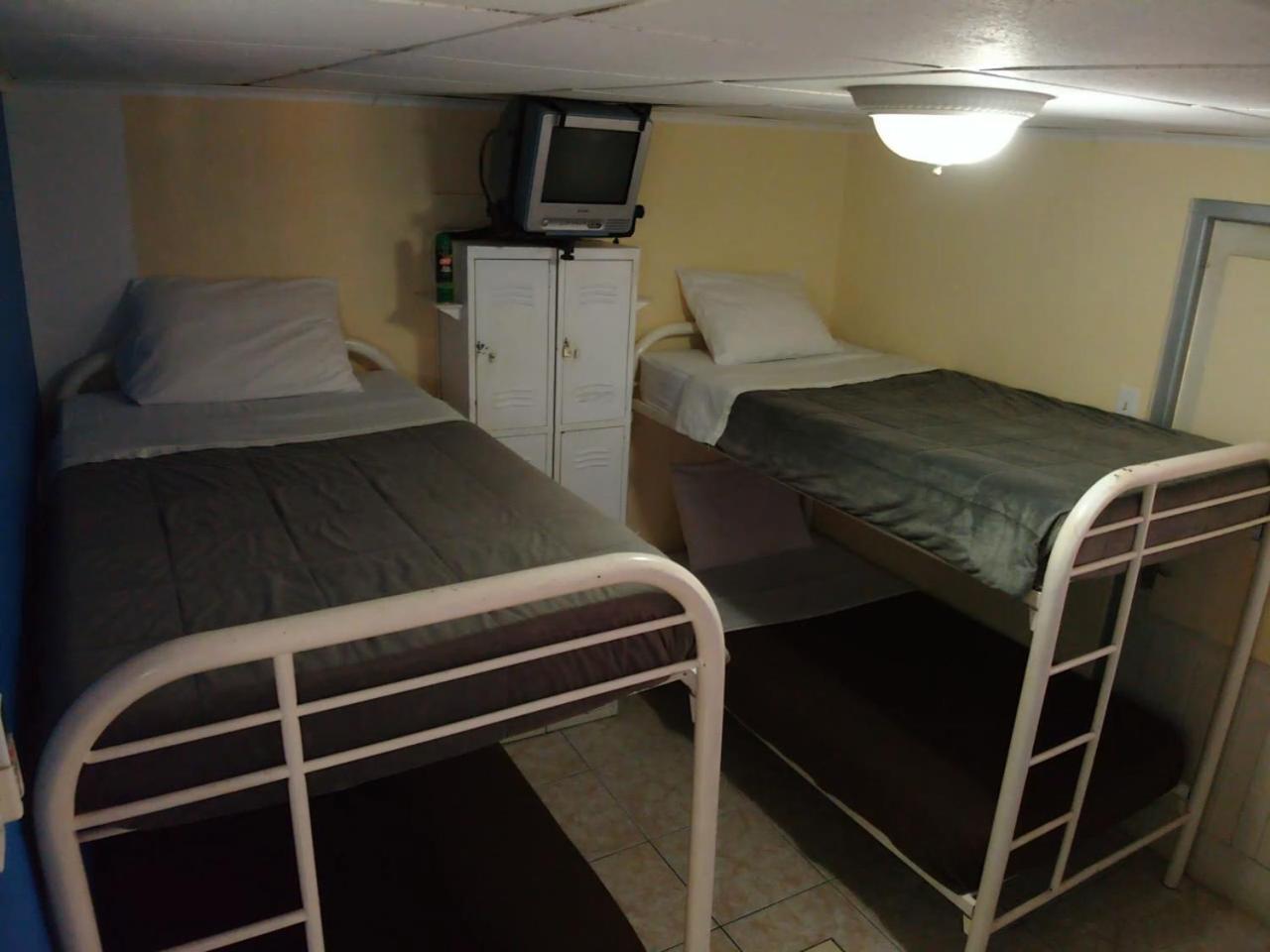 Hostel Room Aruba Ораньестад Экстерьер фото