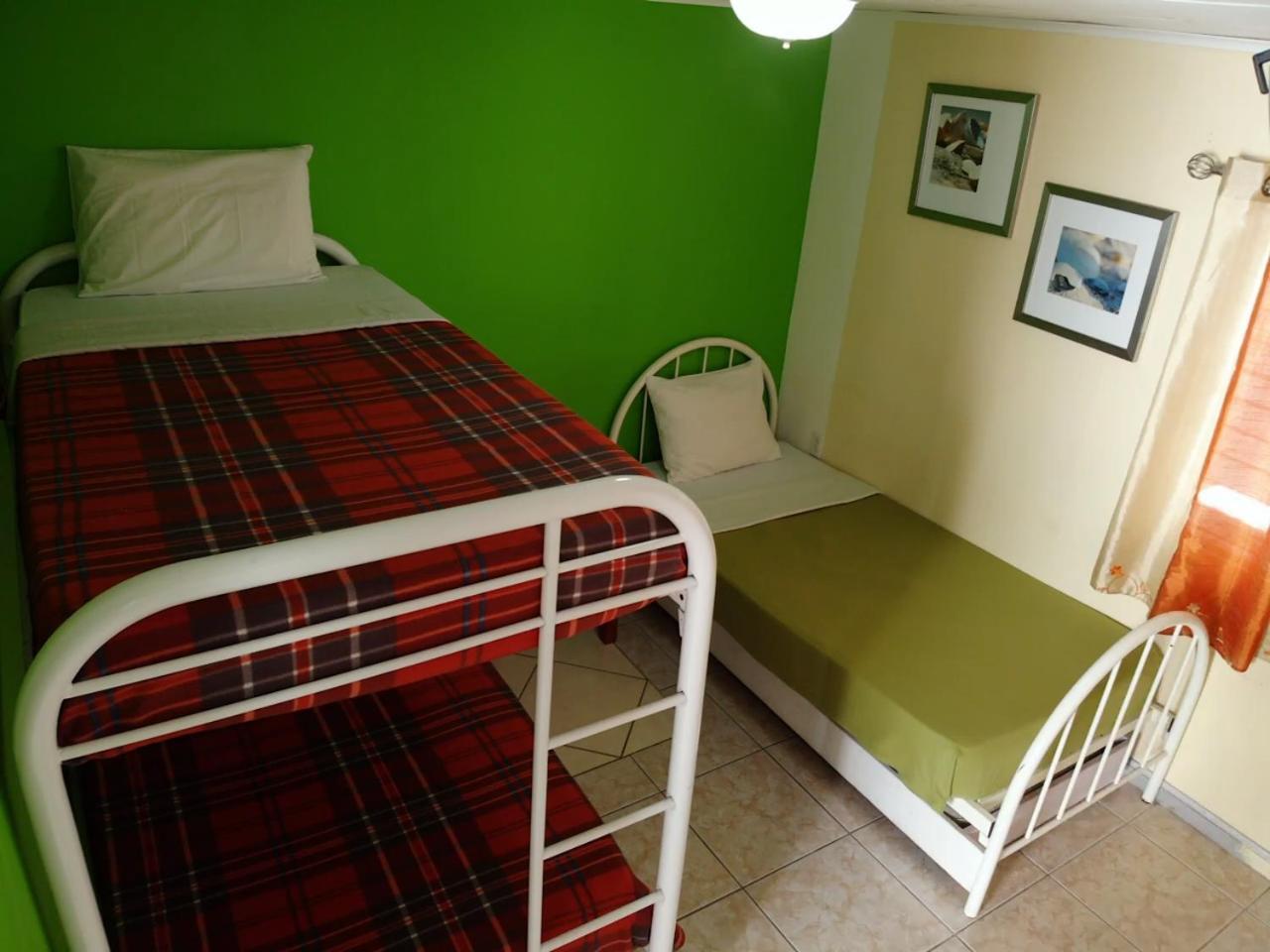 Hostel Room Aruba Ораньестад Экстерьер фото
